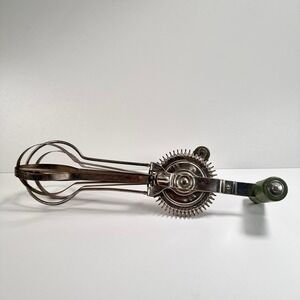 VTG Ladd‎ Egg Beater Hand Mixer Unisex Green Antique Hand Crank Kitchen Tool